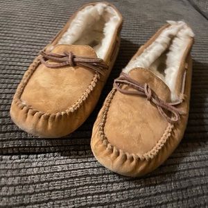 Ugg slippers size 8 women